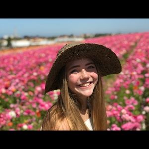 Meet your Posher, Abby